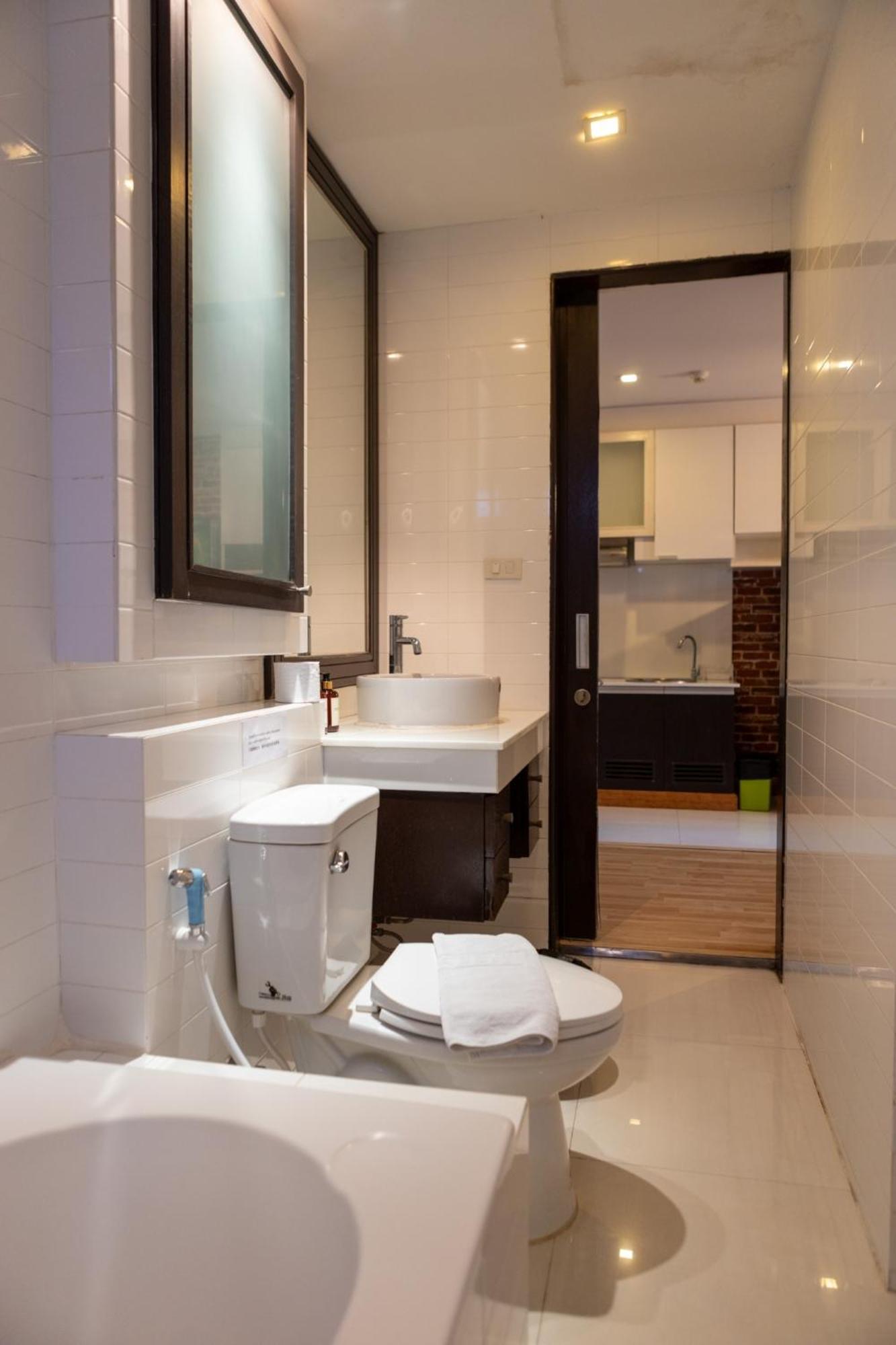 Go Inn Thonglor 23 โกอินน์ ทองหล่อ 23 X Bangkok Ngoại thất bức ảnh